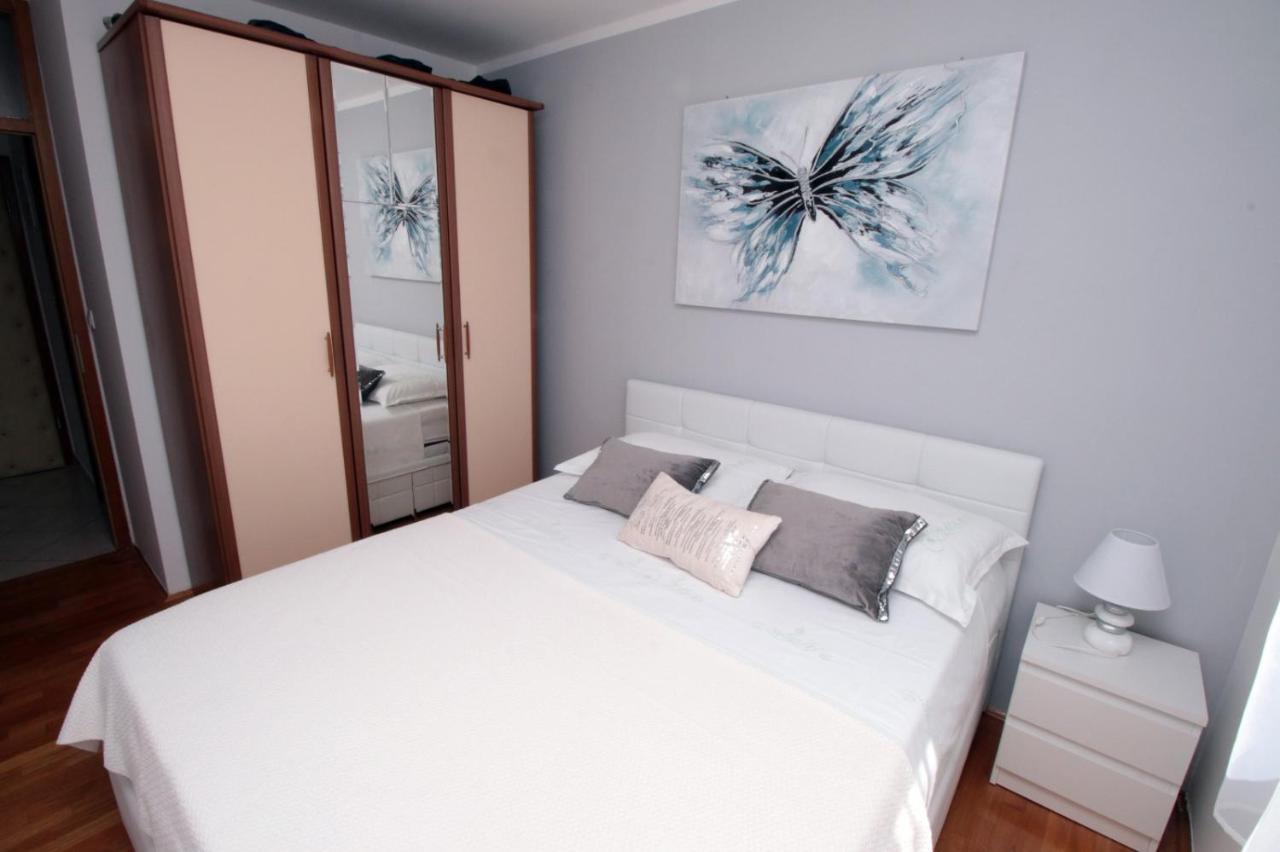 Apartman *Sanja* Omis Apartment Exterior photo